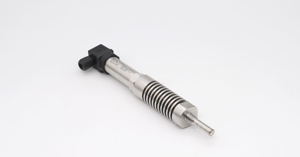 Pressure sensor with cooling fins and din connector