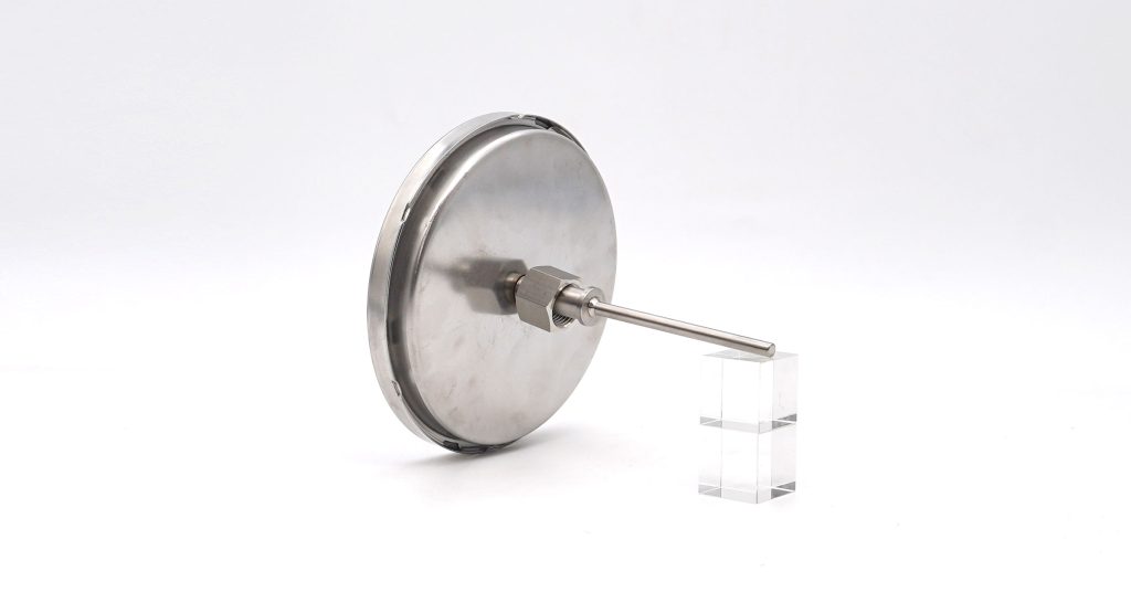 Thermometer back mount with lagging extension