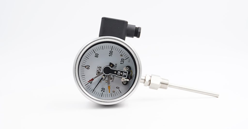 Expansion thermometer with terminal box