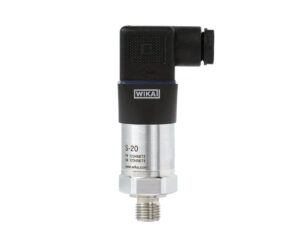 Pressure transmitter for demanding industrial applications