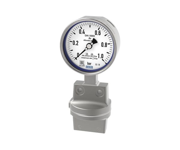 Differential pressure gauge for the process industry, all-metal media chamber