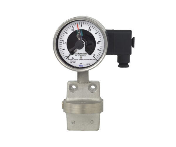 Differential pressure gauge with switch contacts