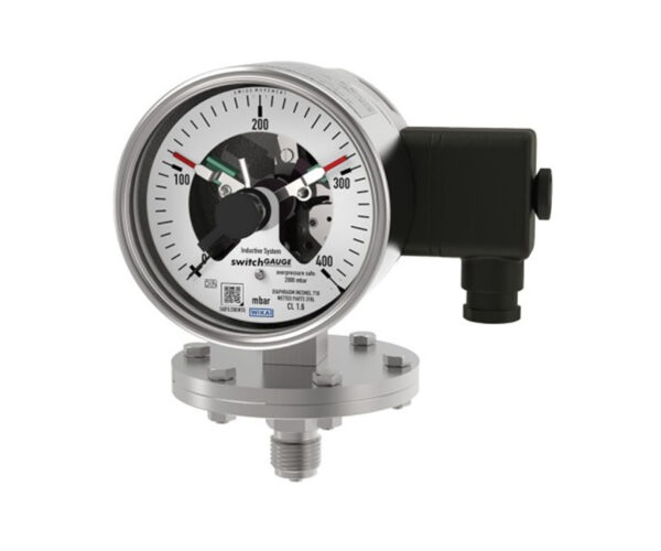Diaphragm pressure gauge with switch contacts
